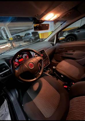 FIAT PUNTO 1.6 ESSENCE 16V FLEX 4P MANUAL